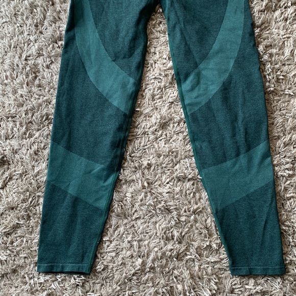 VS PINK Seamless Leggings Pink & Green (2) - Picture 10 of 15